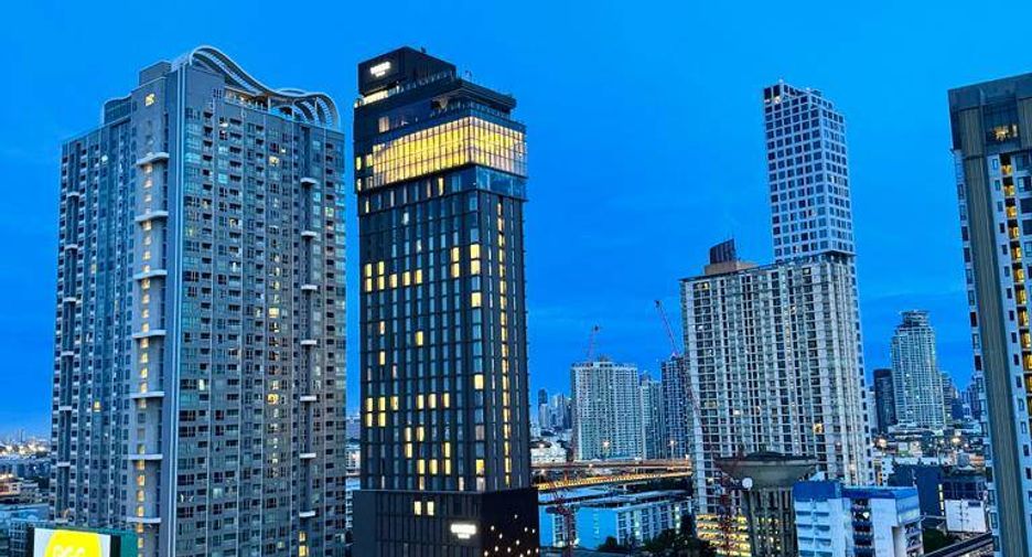 À vendre 2 chambres condo à Phra Khanong, Bangkok