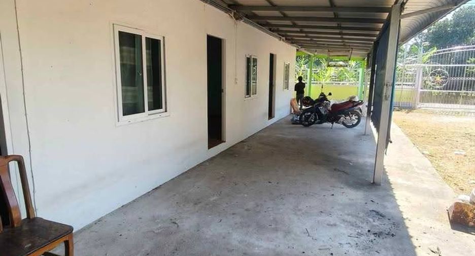 Casa en venta de 4 habitaciones en Si Racha, Chonburi