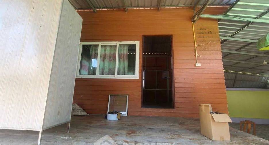 Casa en venta de 4 habitaciones en Si Racha, Chonburi