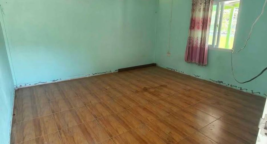 Casa en venta de 4 habitaciones en Si Racha, Chonburi
