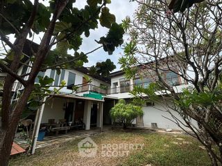 For sale 4 bedrooms house in Bang Kapi, Bangkok