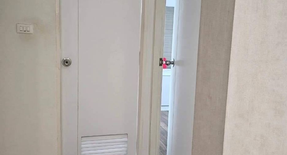 For sale 2 bedrooms condo in Phra Khanong, Bangkok