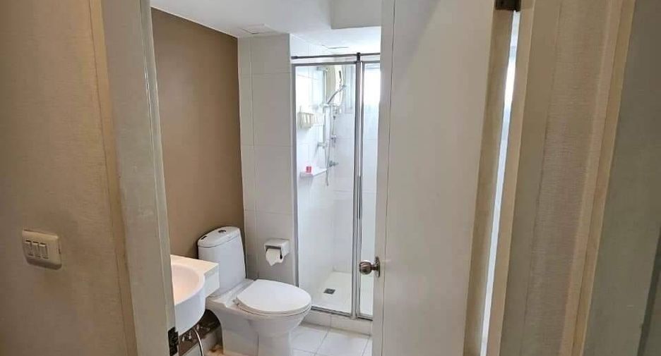 For sale 2 bedrooms condo in Phra Khanong, Bangkok