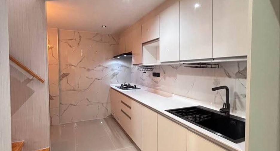 For sale 3 ベッドルーム house in Bang Lamung, Chonburi