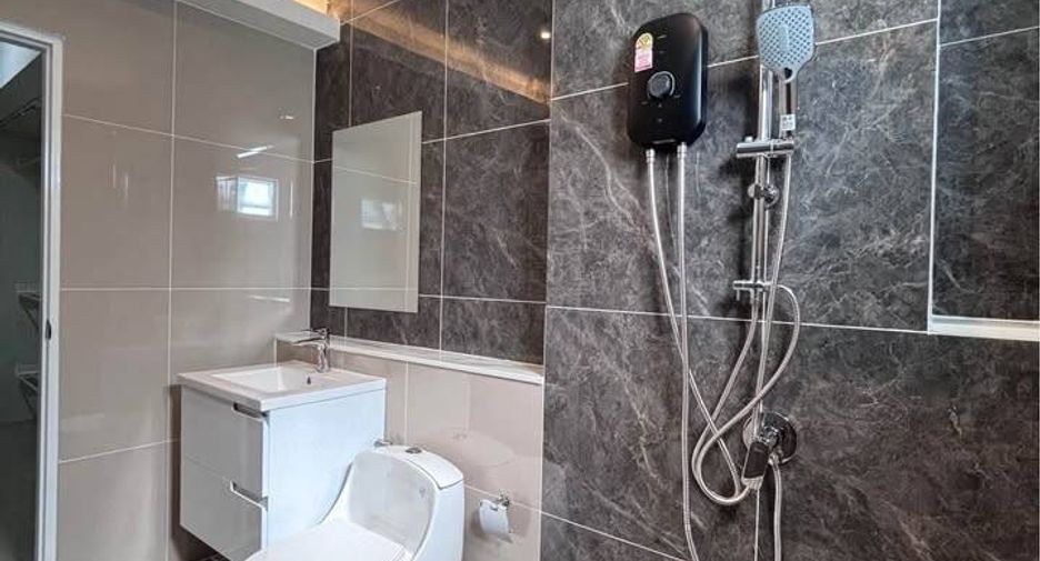 For sale 3 ベッドルーム house in Bang Lamung, Chonburi