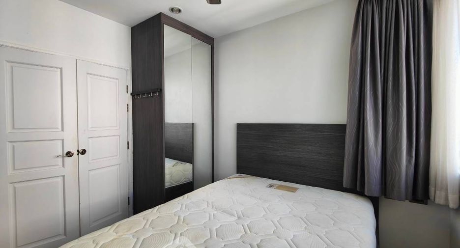 For sale 2 bedrooms condo in Huai Khwang, Bangkok