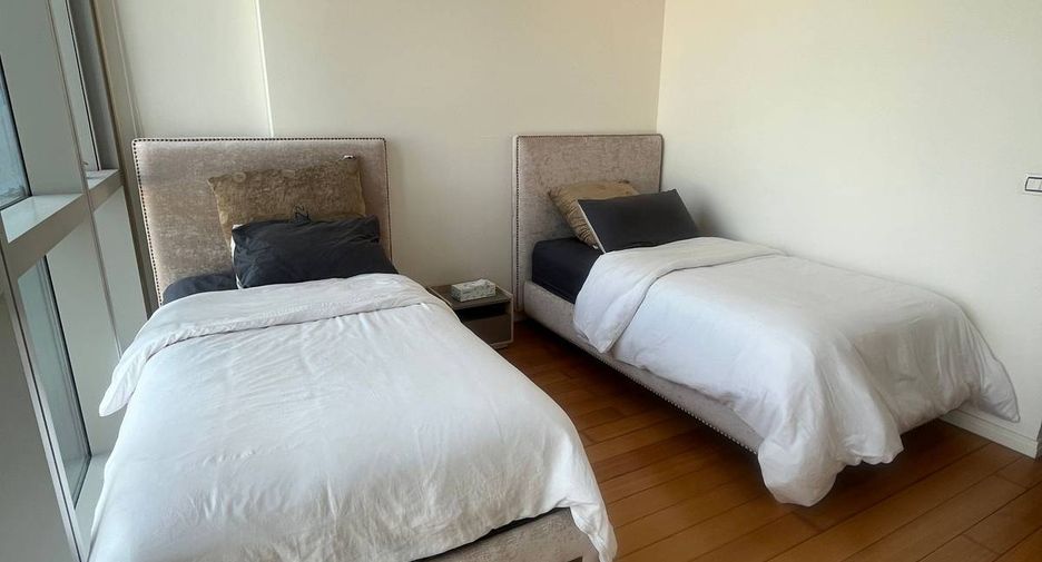Продажа 2 спальни кондо в Сатхон, Бангкок