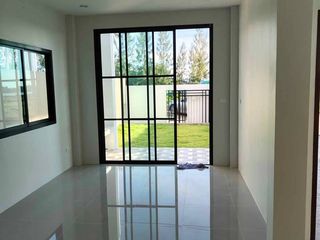 Casa en venta de 4 habitaciones en Si Racha, Chonburi