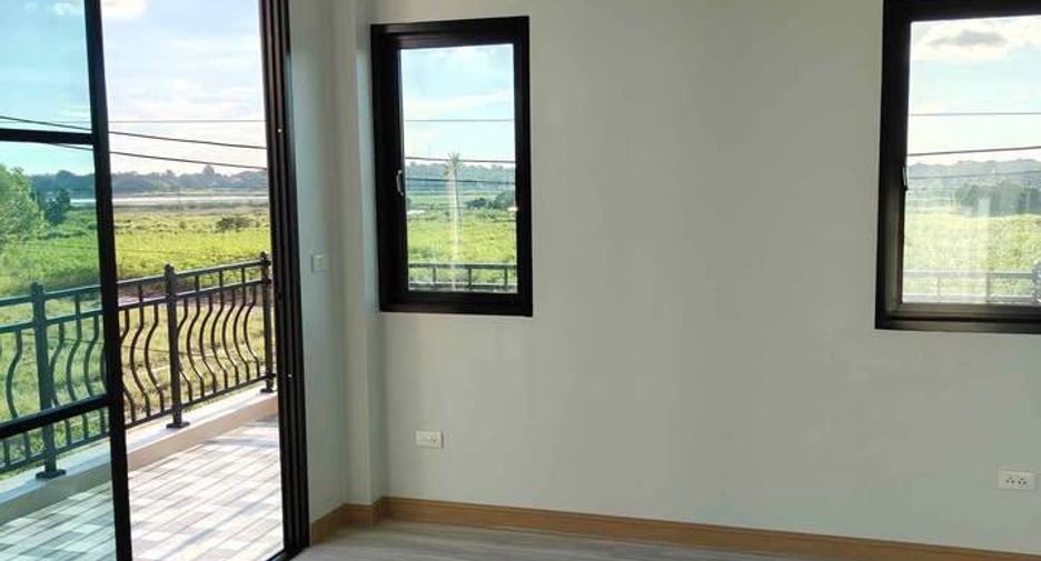 Casa en venta de 4 habitaciones en Si Racha, Chonburi