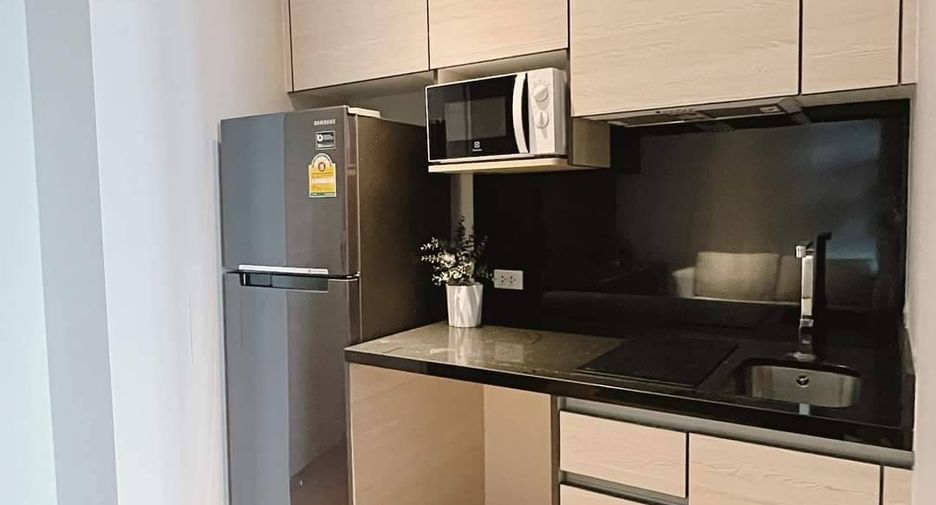 For sale 1 bed condo in Khlong Toei, Bangkok