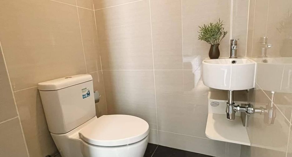 For sale 1 bed condo in Khlong Toei, Bangkok