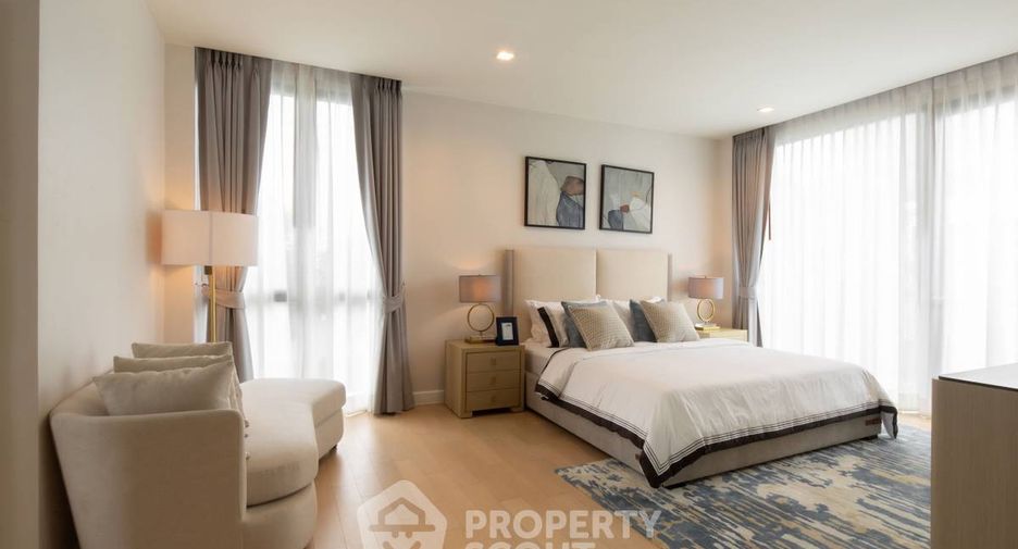 For sale 5 bedrooms house in Suan Luang, Bangkok