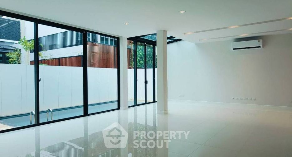 Haus zum Kauf mit 3 Zimmer in Suan Luang, Bangkok