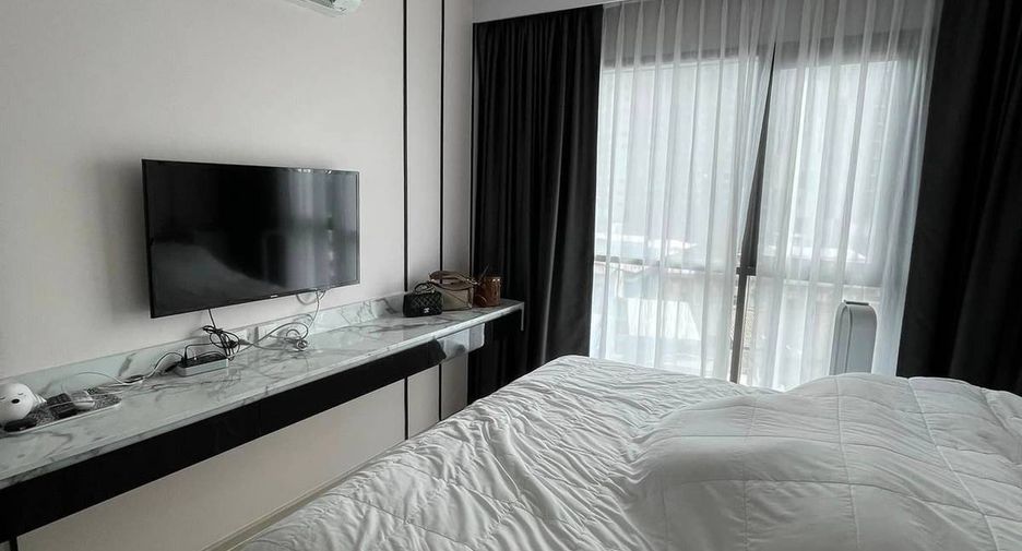For sale 1 bed condo in Khlong Toei, Bangkok