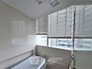 Продажа 3 спальни кондо в Кхлонг Тоеи, Бангкок
