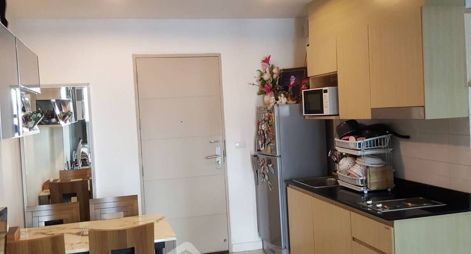 For sale 2 bedrooms condo in Huai Khwang, Bangkok