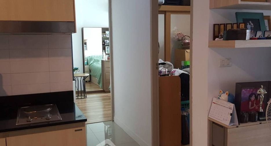 For sale 2 bedrooms condo in Huai Khwang, Bangkok