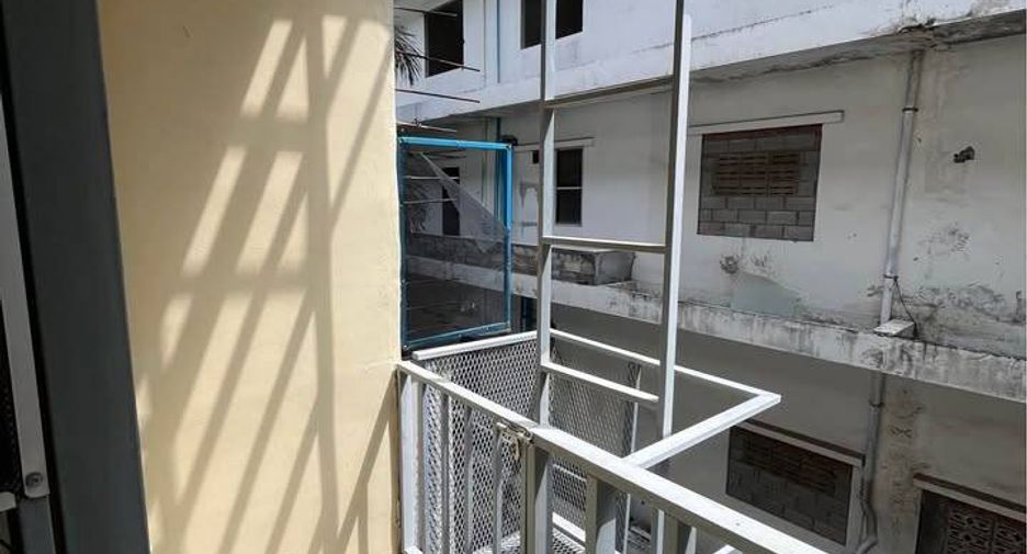 For sale 5 bedrooms townhouse in Jomtien, Pattaya