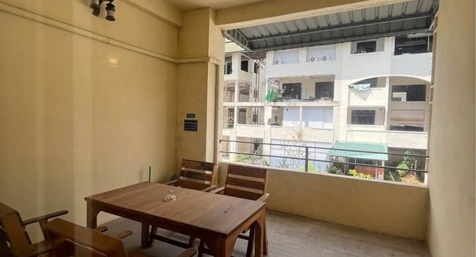 For sale 5 bedrooms townhouse in Jomtien, Pattaya