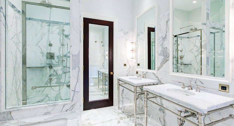 For sale 2 bedrooms condo in Pathum Wan, Bangkok