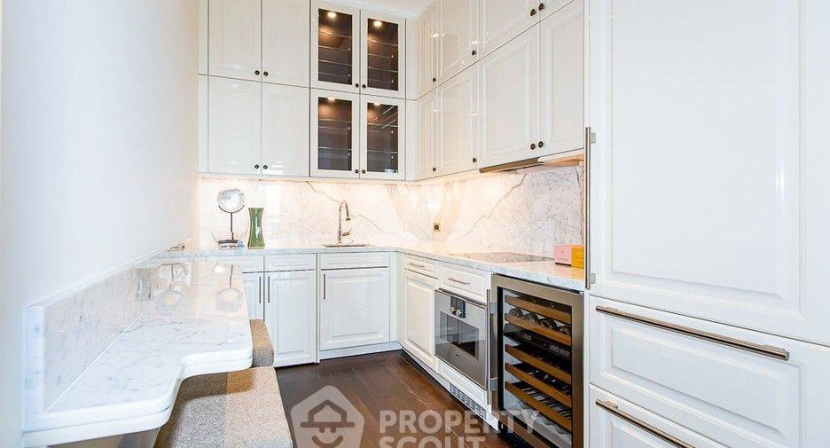 For sale 2 bedrooms condo in Pathum Wan, Bangkok