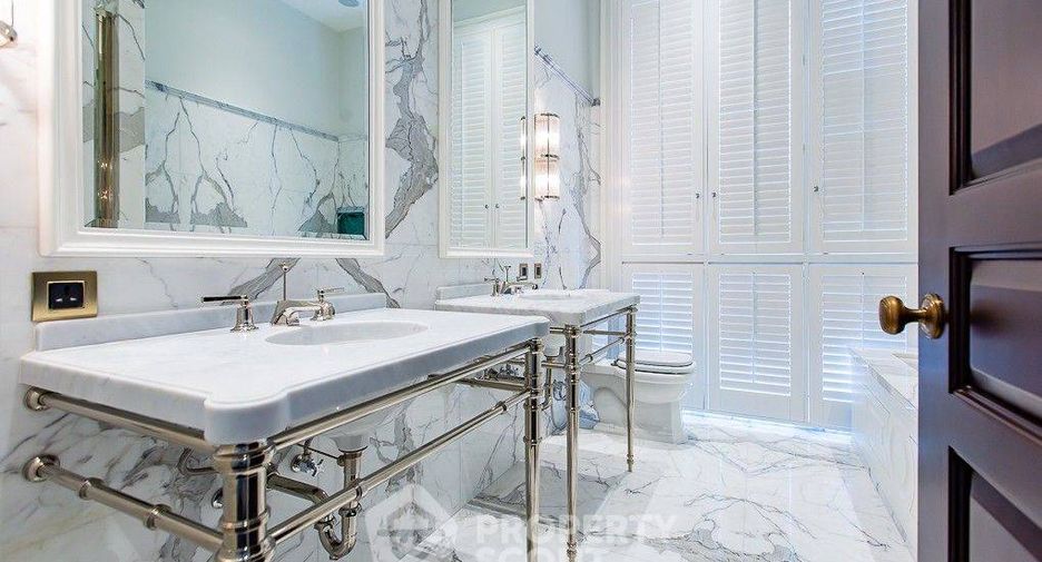 For sale 2 bedrooms condo in Pathum Wan, Bangkok