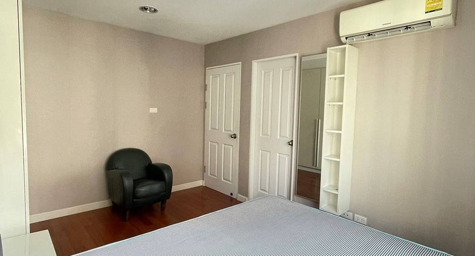 For sale 2 bedrooms condo in Huai Khwang, Bangkok
