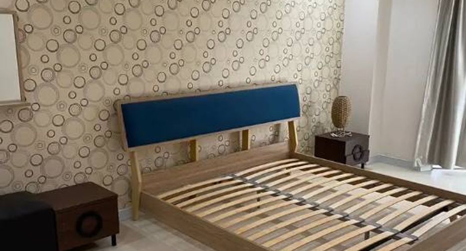 For sale 3 bedrooms condo in Watthana, Bangkok