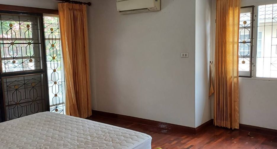 For sale 3 bedrooms house in Lat Krabang, Bangkok