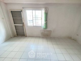 出售 4 卧室 联排别墅 在 Mueang Chon Buri, Chon Buri