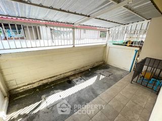 出售 4 卧室 联排别墅 在 Mueang Chon Buri, Chon Buri
