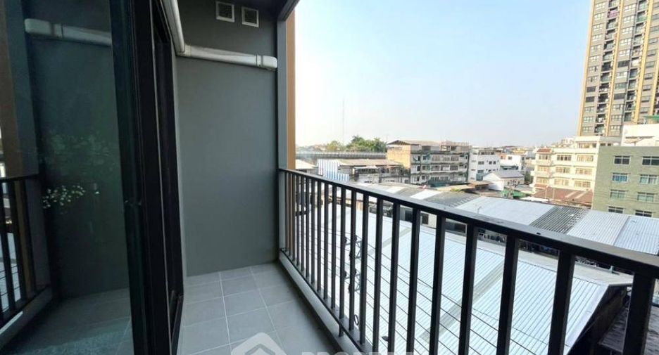 For sale 2 bedrooms condo in Bang Phlat, Bangkok