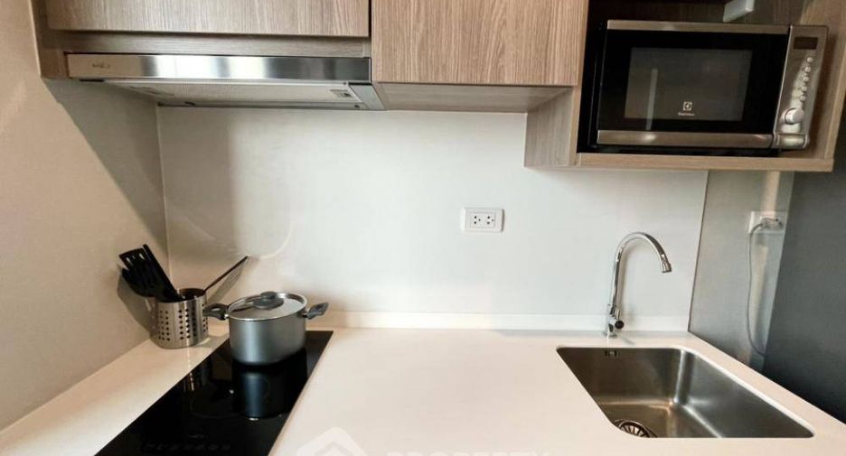 For sale 2 bedrooms condo in Bang Phlat, Bangkok