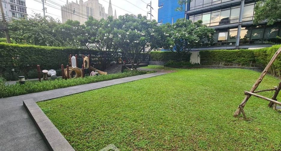 For sale 2 bedrooms condo in Watthana, Bangkok