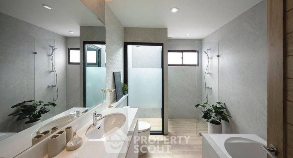 For sale 3 bedrooms villa in Huay Yai, Pattaya