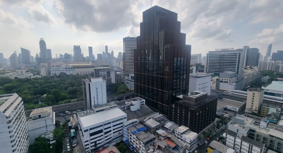For sale 4 bedrooms condo in Lat Phrao, Bangkok