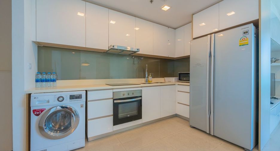For rent 2 bedrooms condo in North Pattaya, Pattaya
