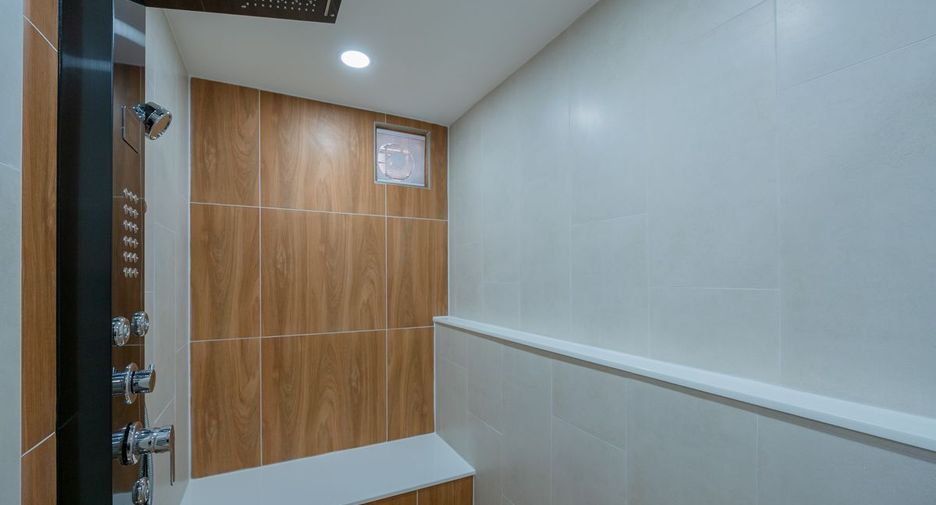 À vendre 1 chambre condo à Pratumnak, Pattaya