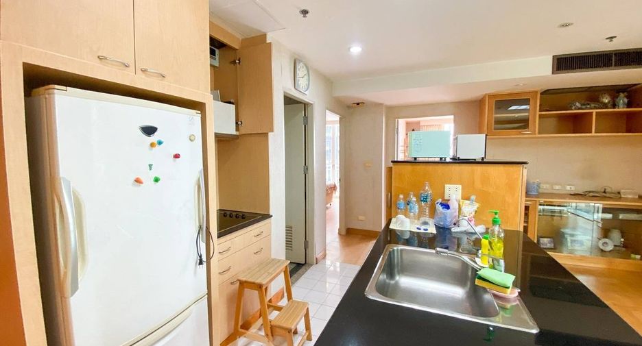 For sale 2 bedrooms condo in Watthana, Bangkok