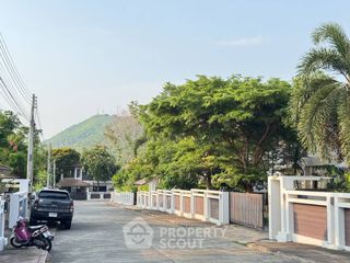 Haus zum Kauf mit 3 Zimmer in Si Racha, Chonburi