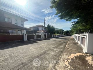 Haus zum Kauf mit 3 Zimmer in Si Racha, Chonburi