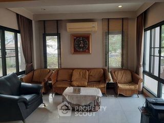 Haus zum Kauf mit 3 Zimmer in Si Racha, Chonburi