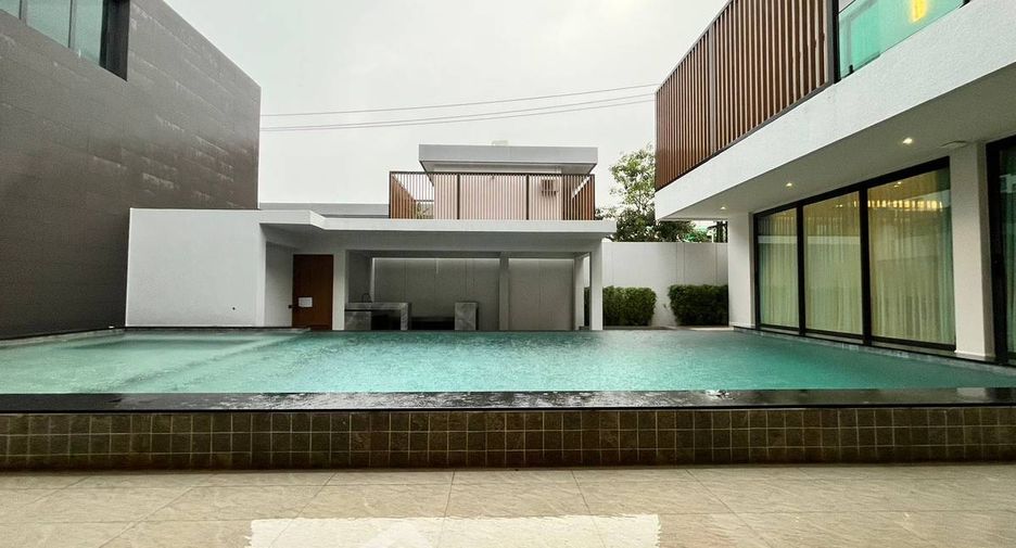 For rent and for sale 8 bedrooms villa in Jomtien, Pattaya
