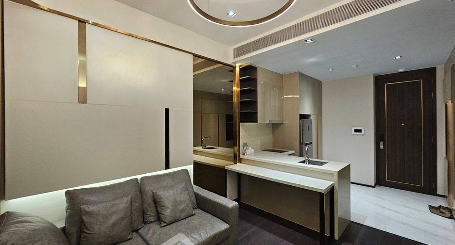 For sale 1 bed condo in Khlong Toei, Bangkok