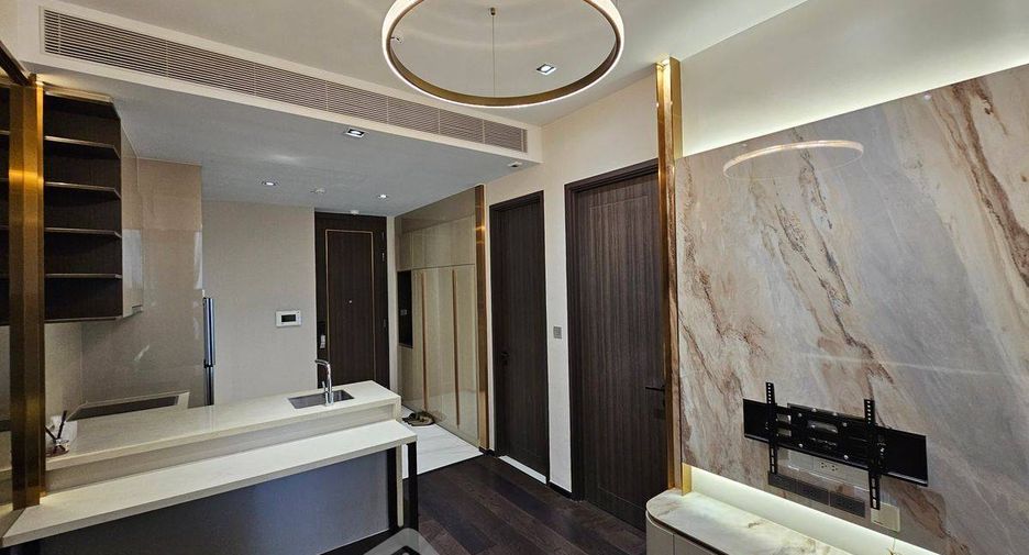 For sale 1 bed condo in Khlong Toei, Bangkok