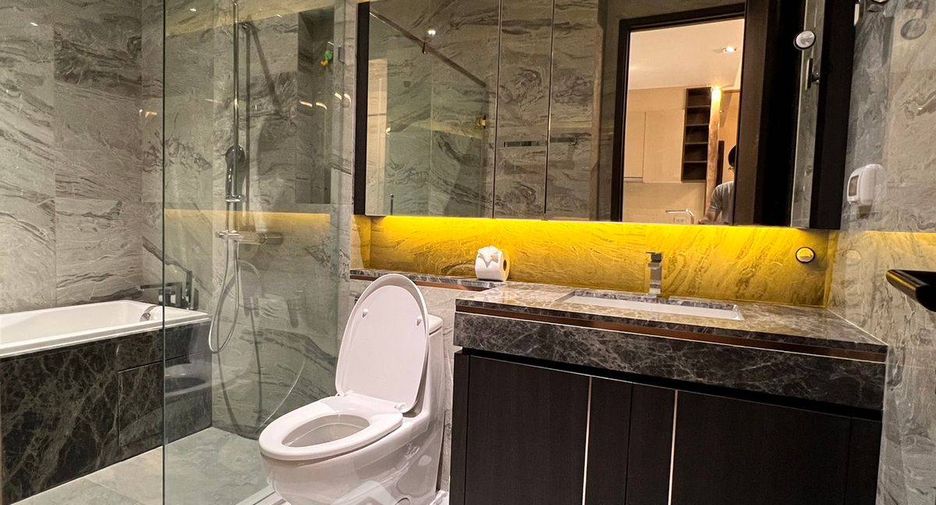 For sale 1 bed condo in Khlong Toei, Bangkok