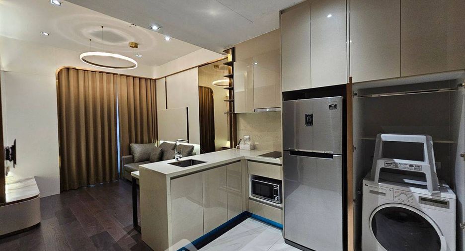 For sale 1 bed condo in Khlong Toei, Bangkok