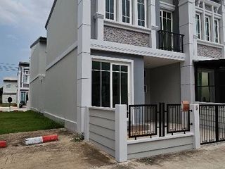 For sale 3 bedrooms townhouse in Chom Thong, Bangkok