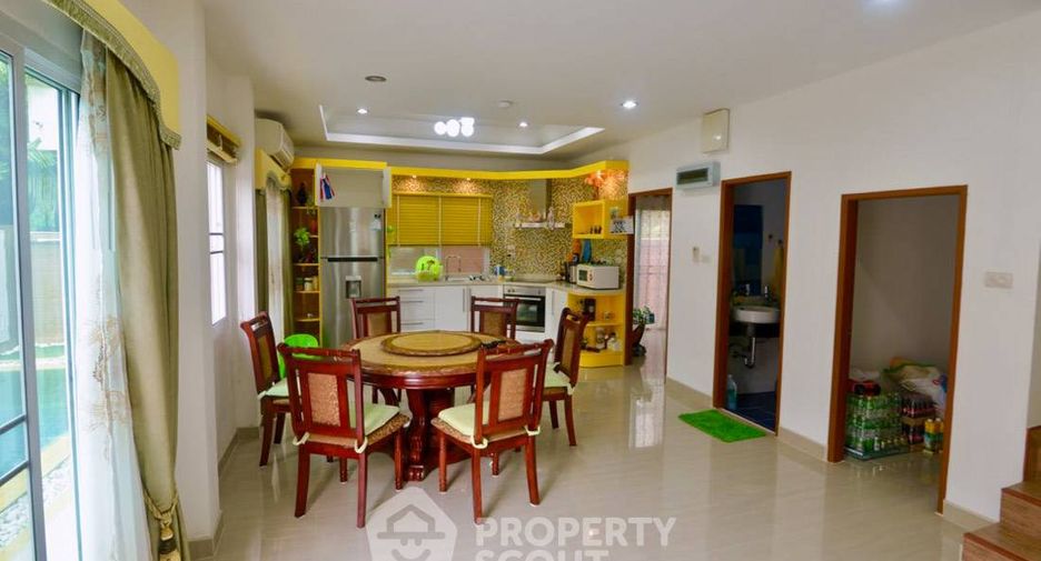 For sale 4 bedrooms house in Huay Yai, Pattaya