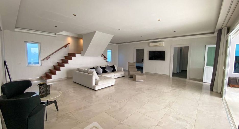 For sale 7 bedrooms villa in Bang Lamung, Chonburi